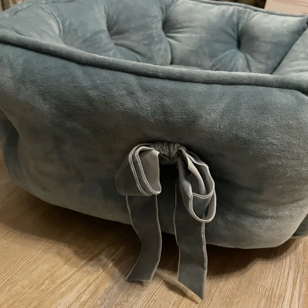 🔥 FIRE FLASH Celebration Weekend SALE!! - Tufted Pet bed